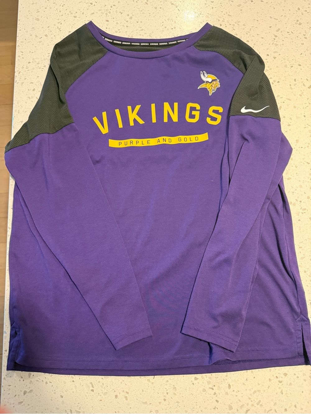 Women’s Nike Minnesota Vikings long sleeve